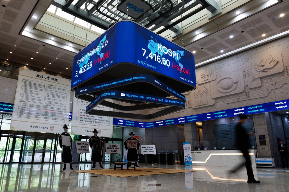 Korean Stocks Jump as Samsung Reaches Tentative Deal With Union