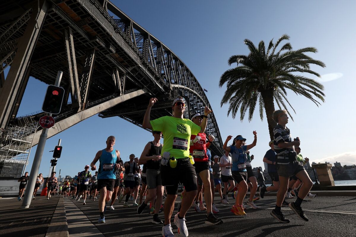 Sydney Marathon Draws 35,000 Runners, Closes Harbour Bridge