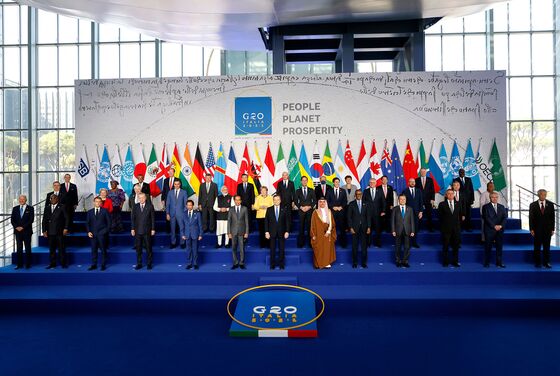 An Unusual ‘Family Photo’ With Stand-Ins for G-20 No-Shows