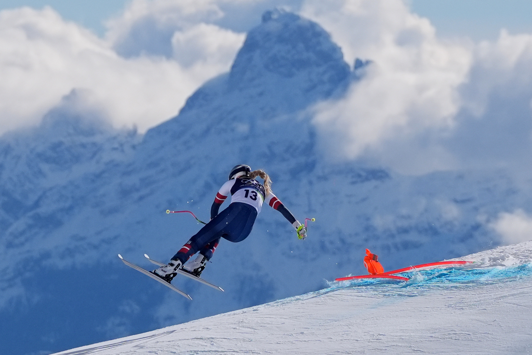 United States' Lindsey Vonn crashes during an alpine ski women's downhill race, at the 2026 Winter Olympics, in Cortina d'Ampezzo, Italy, Sunday, Feb. 8, 2026. (AP Photo/Jacquelyn Martin) Photographer: Jacquelyn Martin/AP