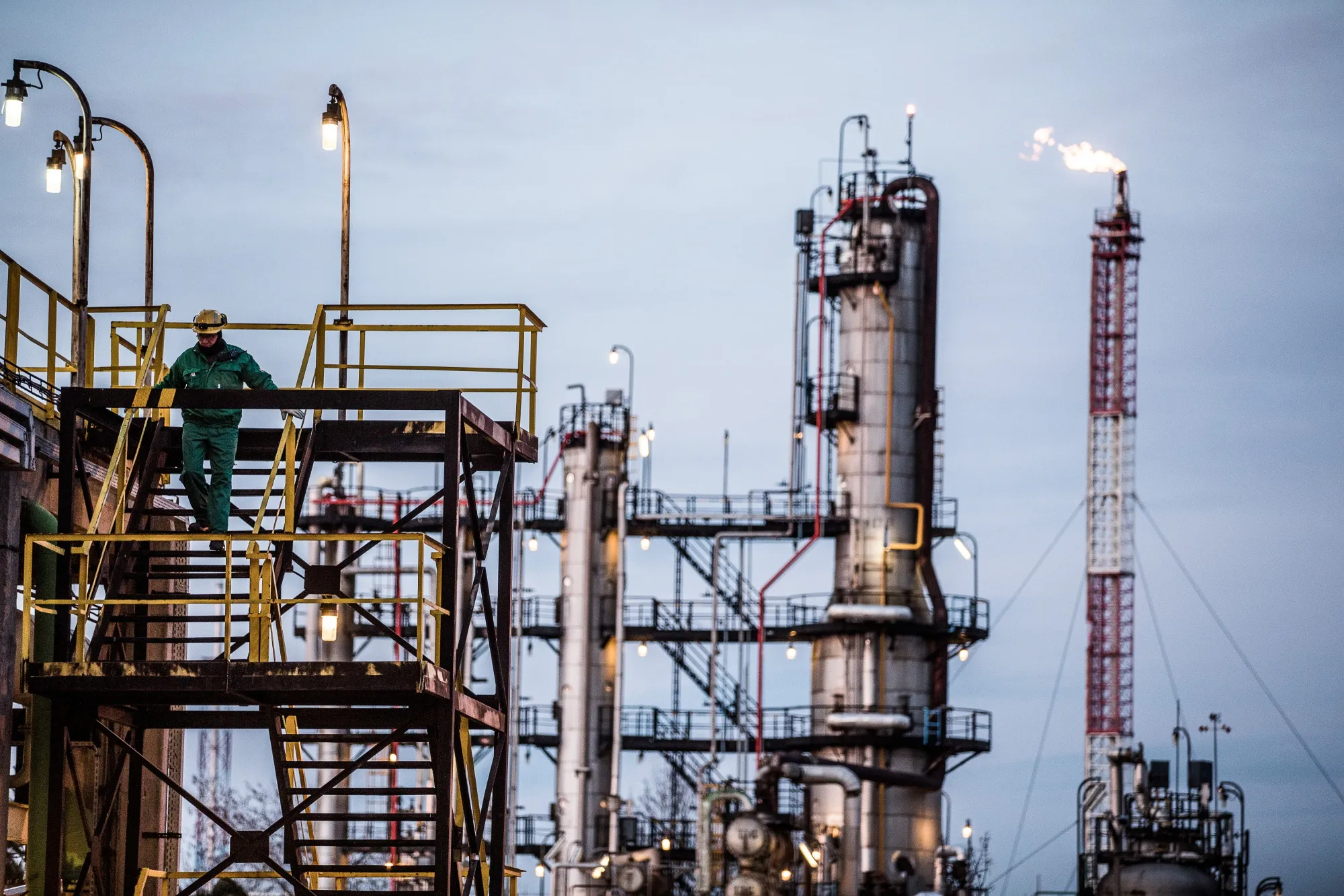 MOL Hungarian Oil & Gas Plc Refinery As Oil Trades Near Three-Month High