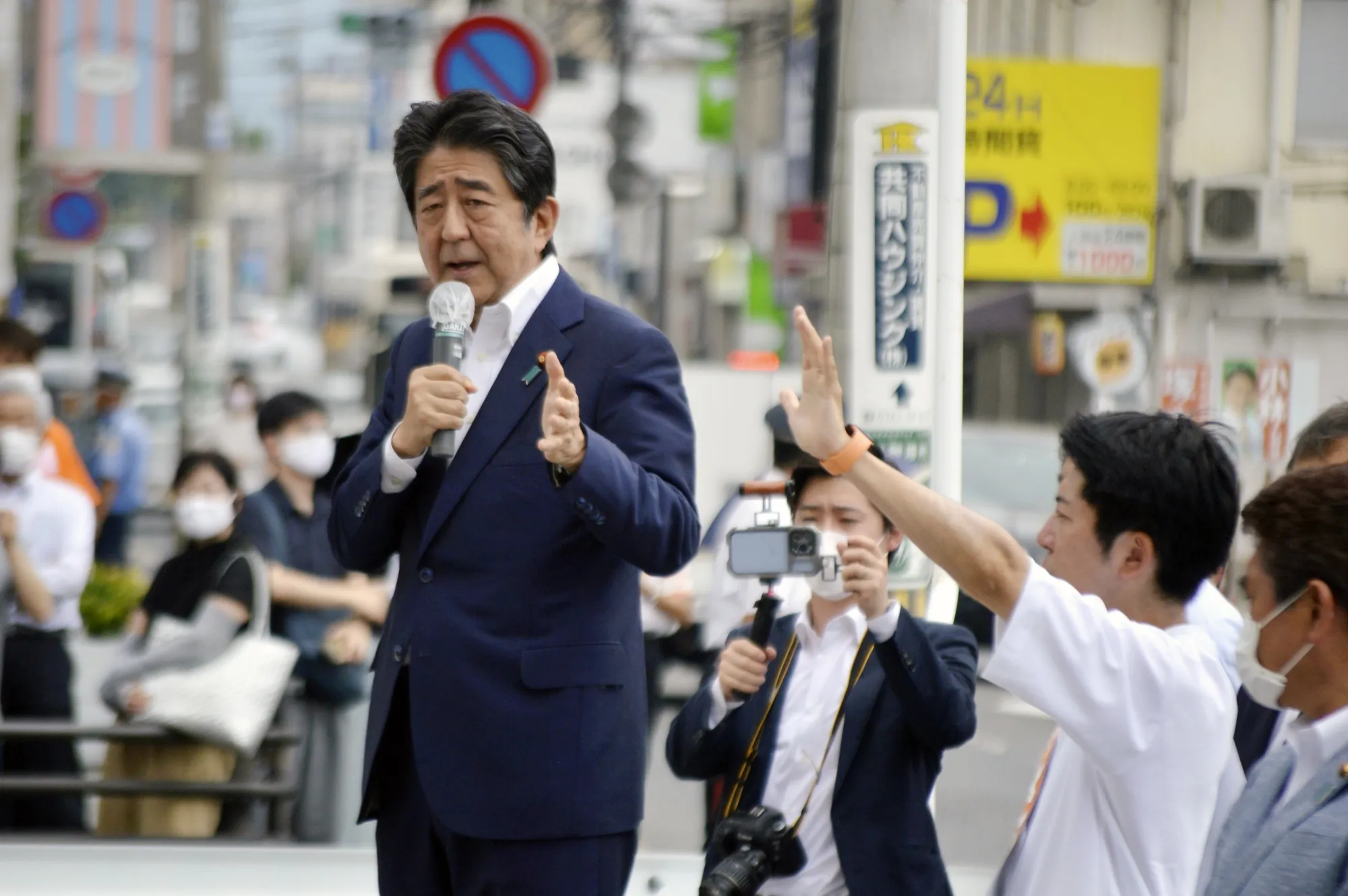 Ex-PM Abe's Assassination Leaves Japan Shocked: Weekend Reads