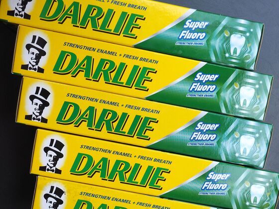 Colgate to Overhaul Chinese Toothpaste Brand With Racist Roots