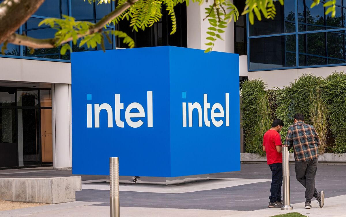 Intel Touts Factory Expansion Progress in Sign of Growing Demand