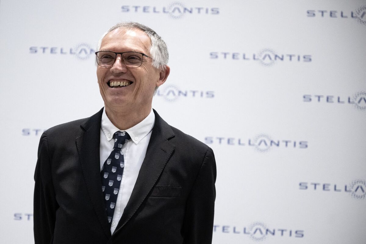 Stellantis’ $39 Million CEO Pay Draws Investor Ire Amid Job Cuts