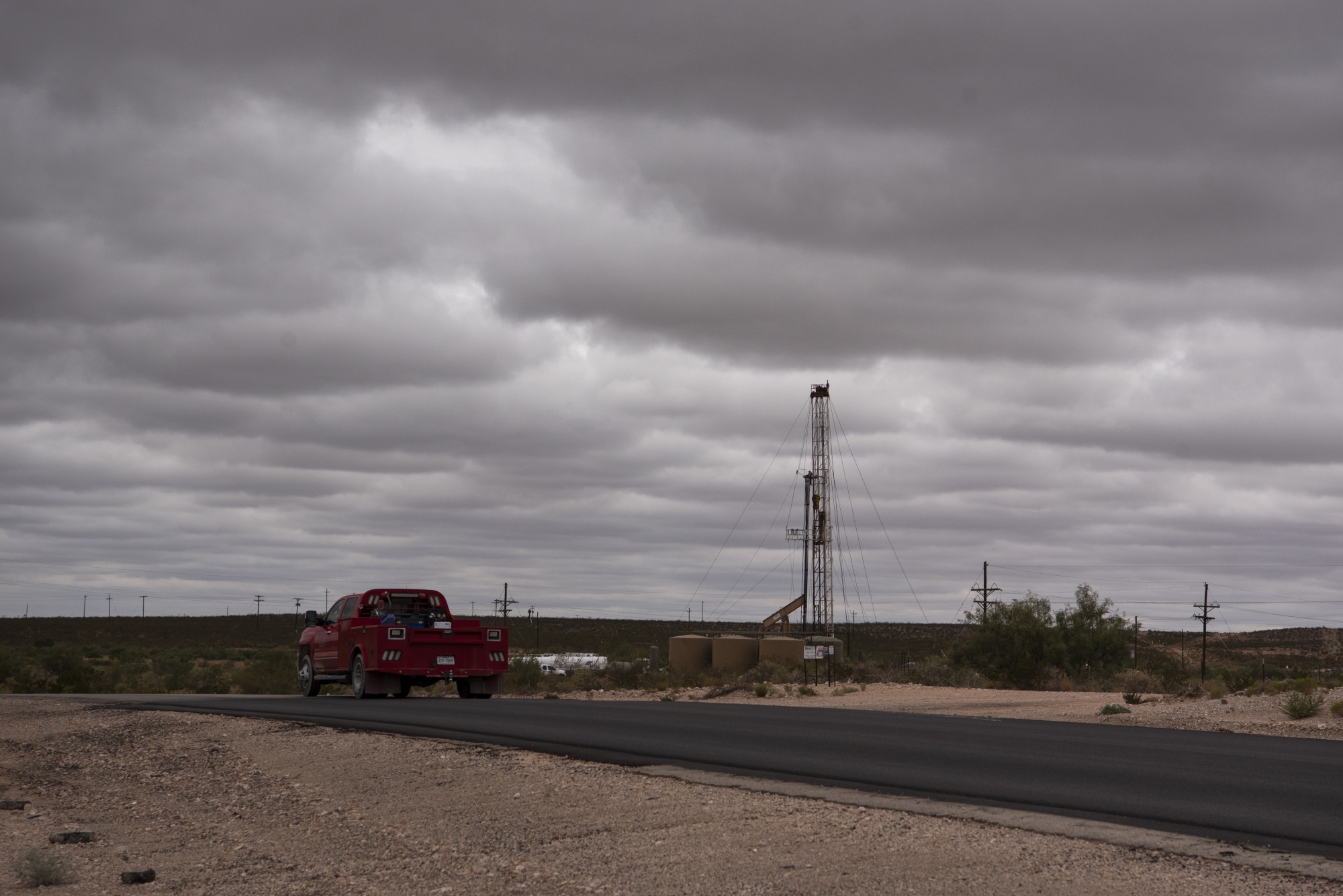 A horizontal drilling rig sits on federal land in Lea County.