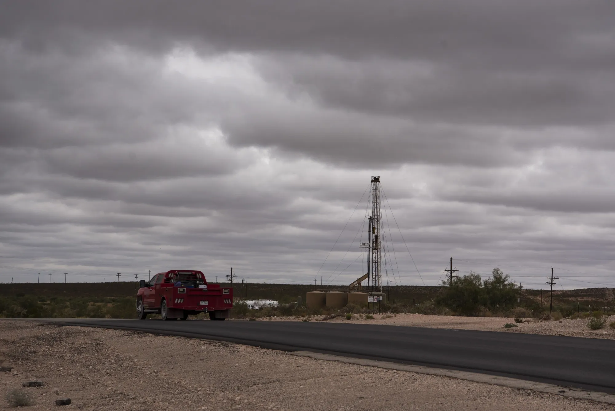A horizontal drilling rig sits on federal land in Lea County.