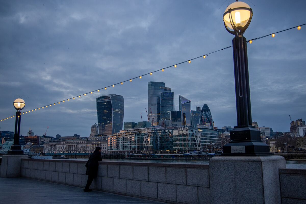 bloomberg.com - Eamon Akil Farhat - London Becomes Jobs Hot Spot as Finance and Consulting Hire