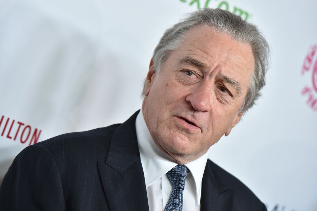 After Kanye Praises Trump, De Niro Talks of Finding Anti-Trump - Bloomberg