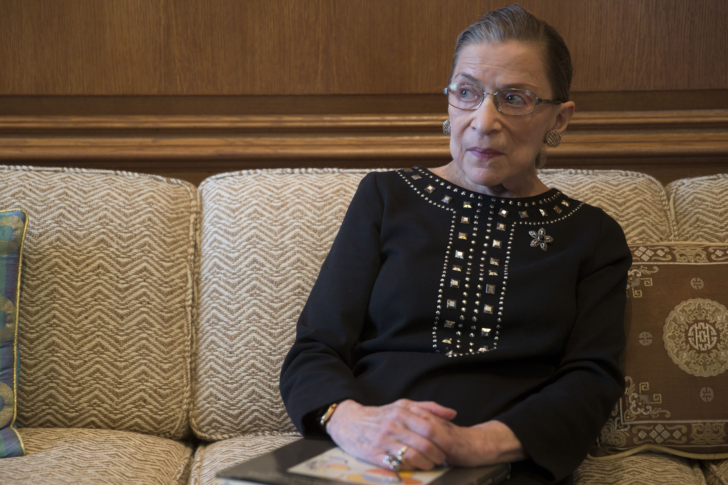 Ruth bader ginsburg outlet fell