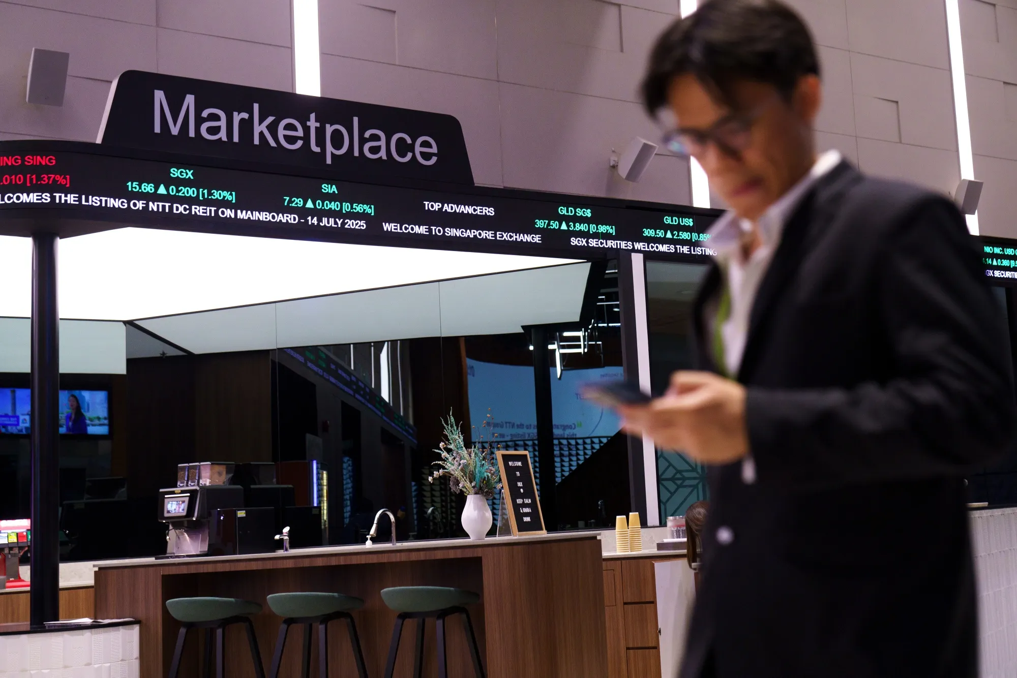 Singapore Begins Allocating $3.9 Billion to Boost Local Stocks - Bloomberg