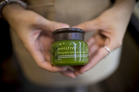 Inside Amorepacific Corp.'s Innisfree Cosmetics Store As Chinese Consumers Lift Korea's Kospi