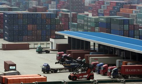 China Export Gains Top Forecasts as Imports Exceed Estimates