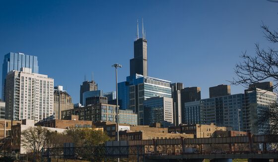 United Air to Move Operations Staff to Suburb in Blow to Chicago