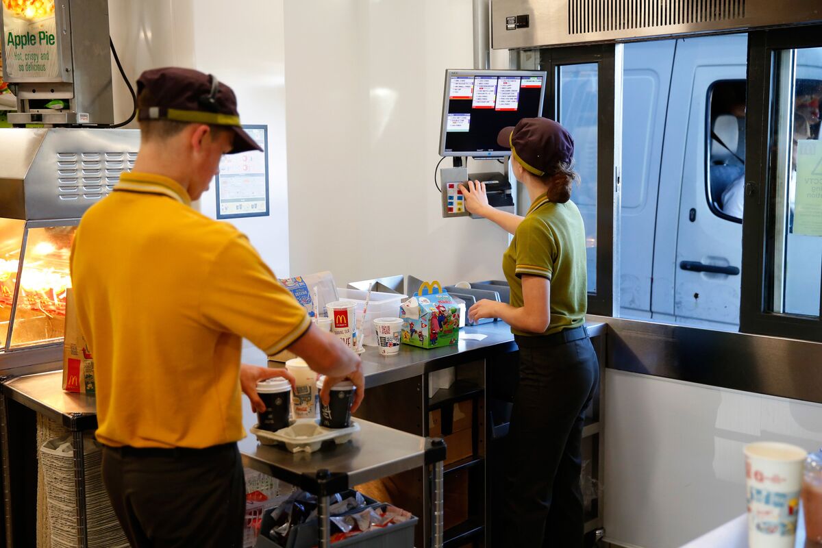McDonald's Plans Hiring 375,000 Workers Across US This Summer
