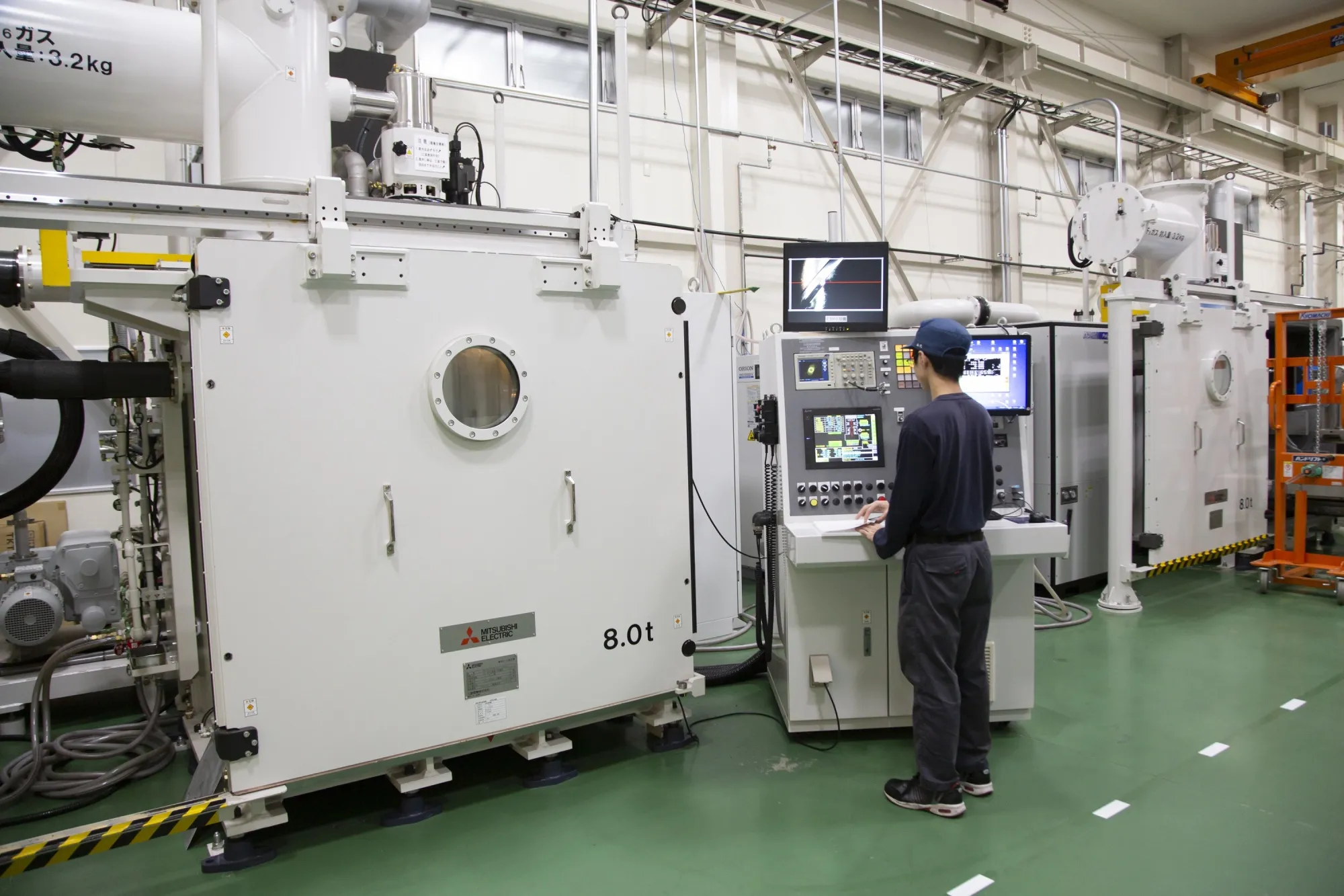 Marumae’s electron beam welding equipment.