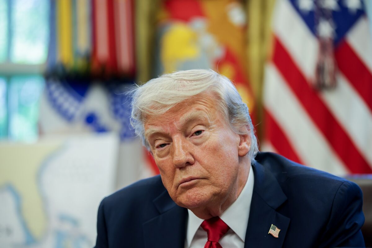 China Denies Tariff Talks After Trump Signals Softening