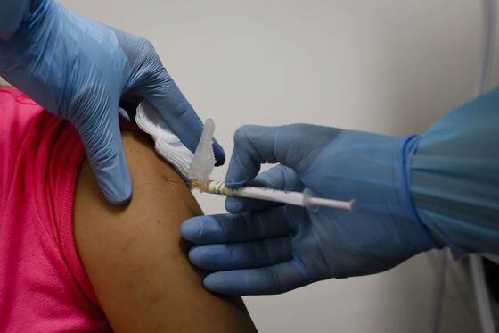 All-In U.S. Push for Vaccine Raises Risk Virus Lingers