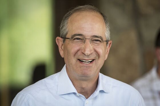 Comcast CEO Speed-Dates With Apple, Google Chiefs in Sun Valley