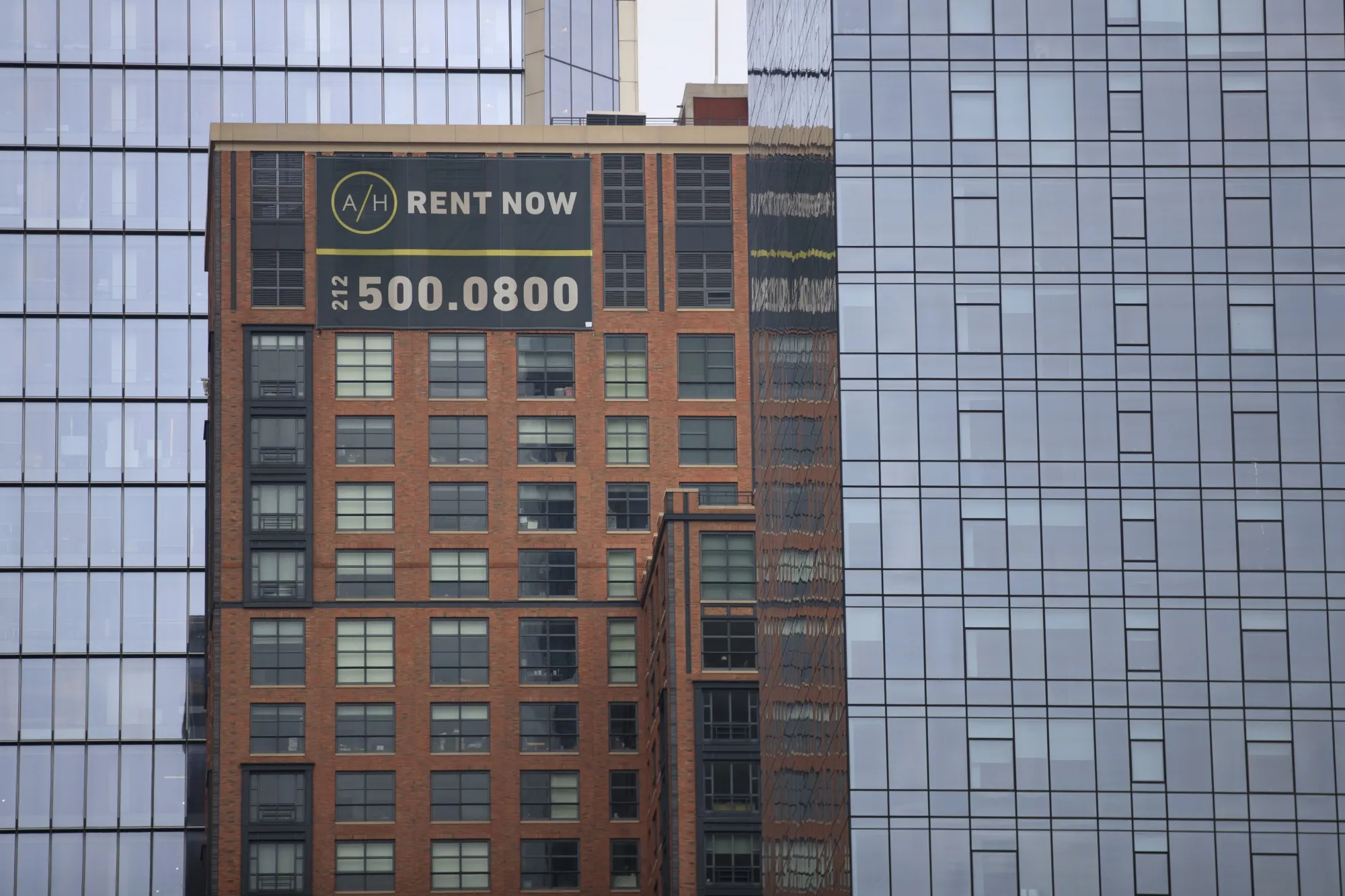 An apartment building advertising 'For Rent' stands in the Chelsea neighborhood in Manhattan.&nbsp;