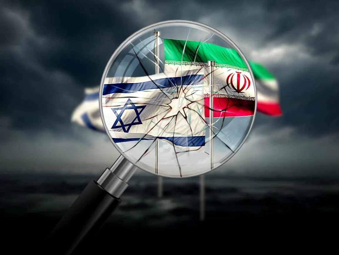 IMAGE_ISRAEL_IRAN_MAGNIFIER_CRACK