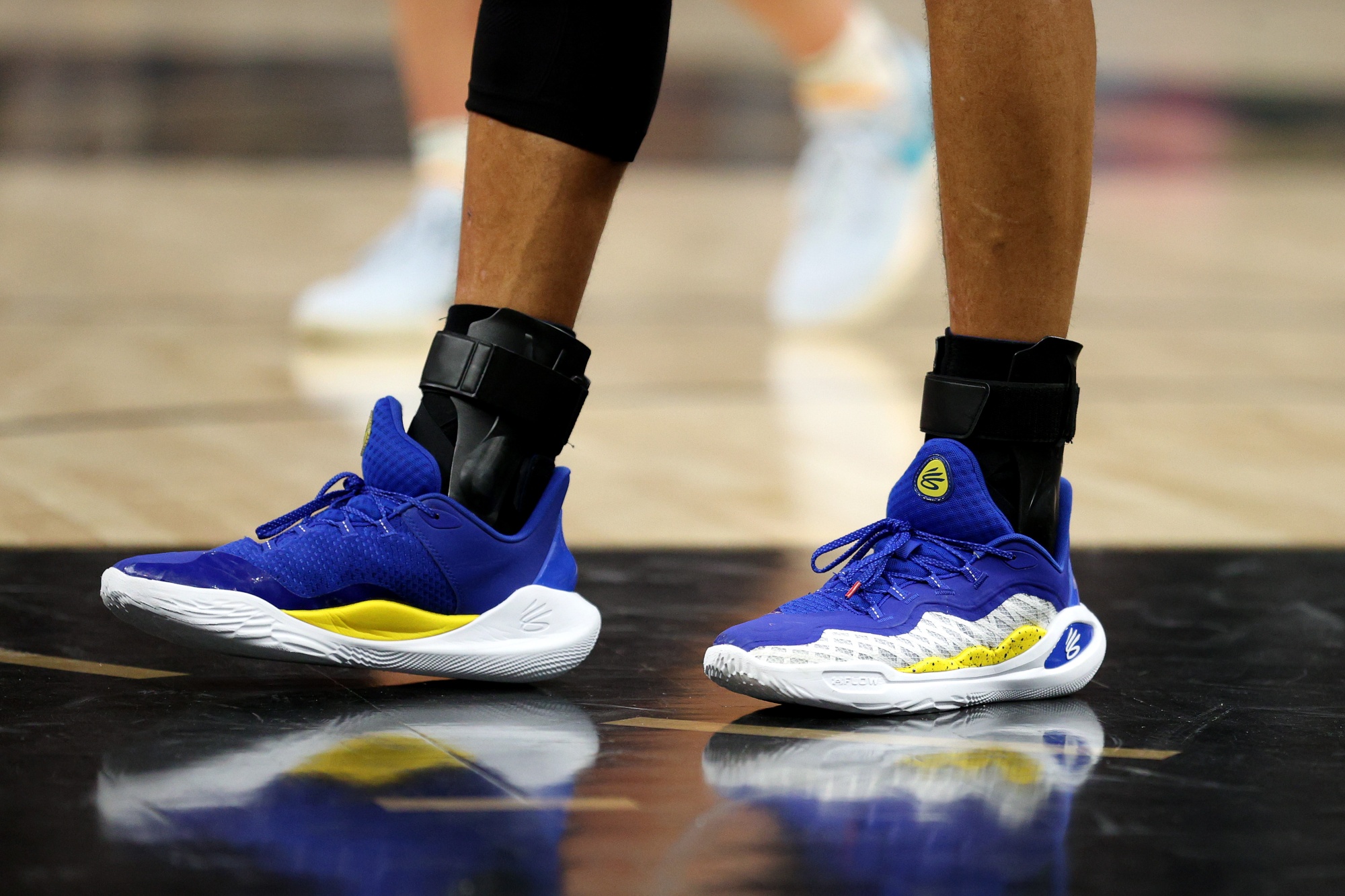 These 5 Simple Photos Show Why Sales of Under Armour's (UA) Stephen Curry  Basketball Sneakers Have Slowed - TheStreet