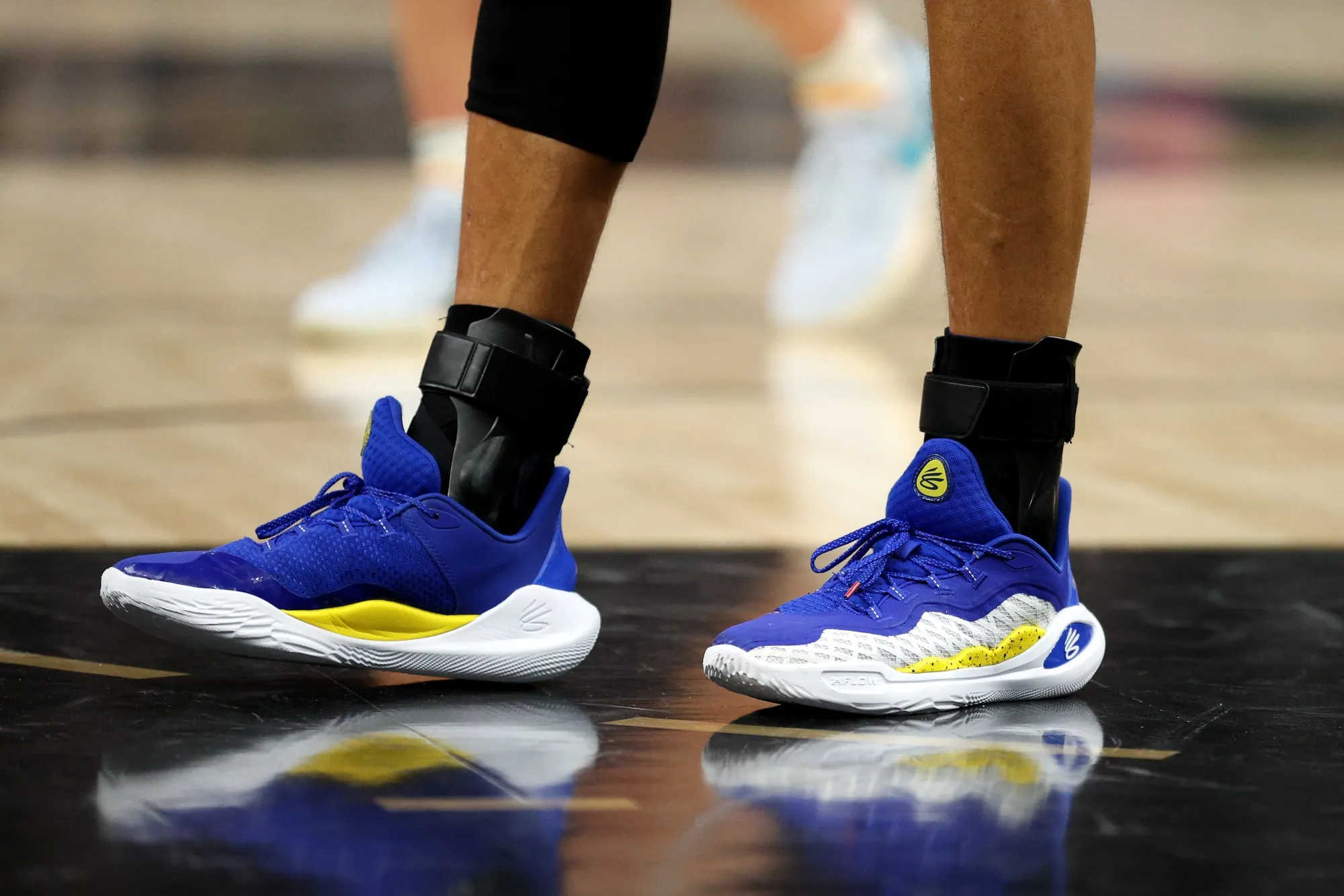 Steph Curry Shoes Casual Wear Brand Aim to Boost Under Armour UAA Bloomberg