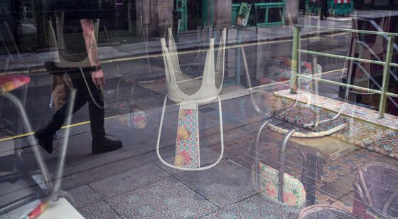 Vanishing Jobs and Empty Offices Plague Britain’s Retailers