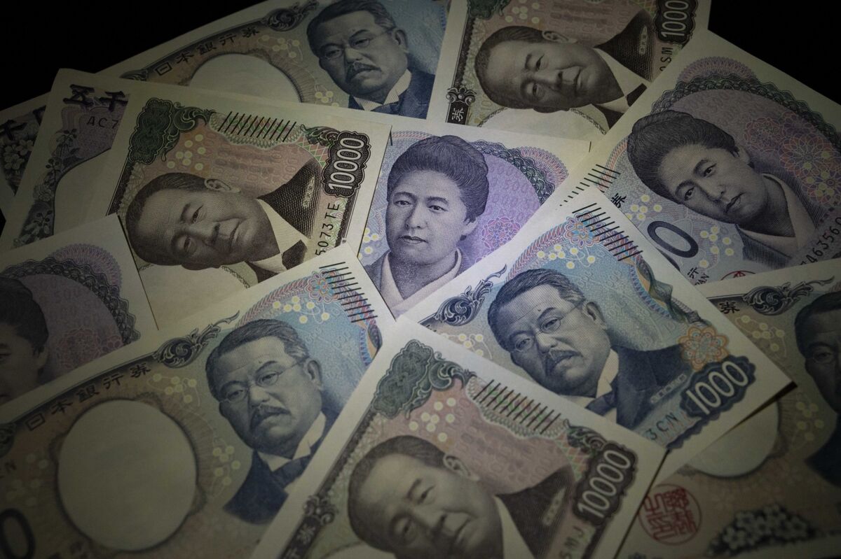 Yen Weakens as BOJ Lacks Clarity on Future Hikes, Analysts Say