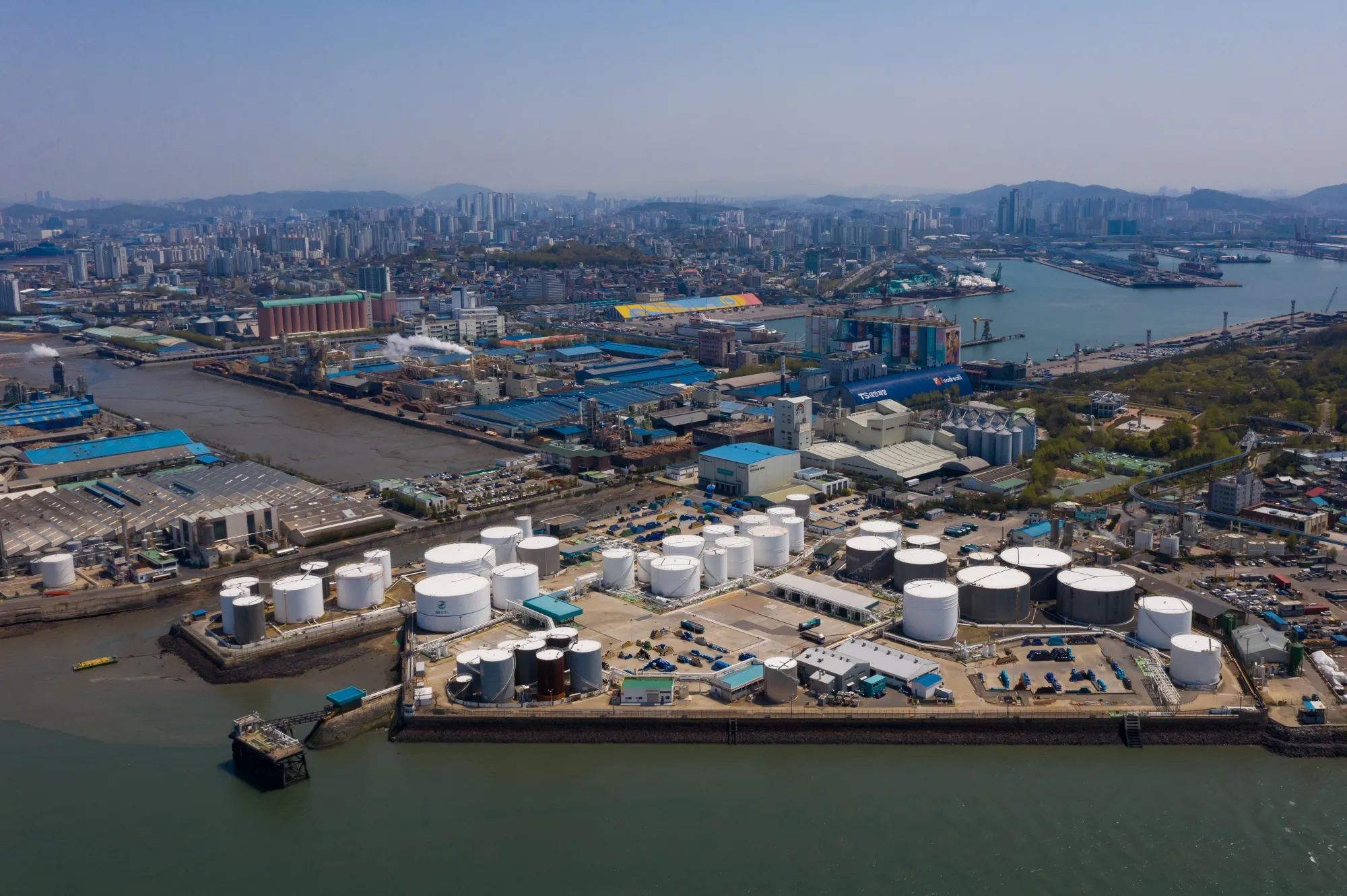 GS Caltex Incheon Oil Tanks As Korea Runs Out of Space For Oil Storage