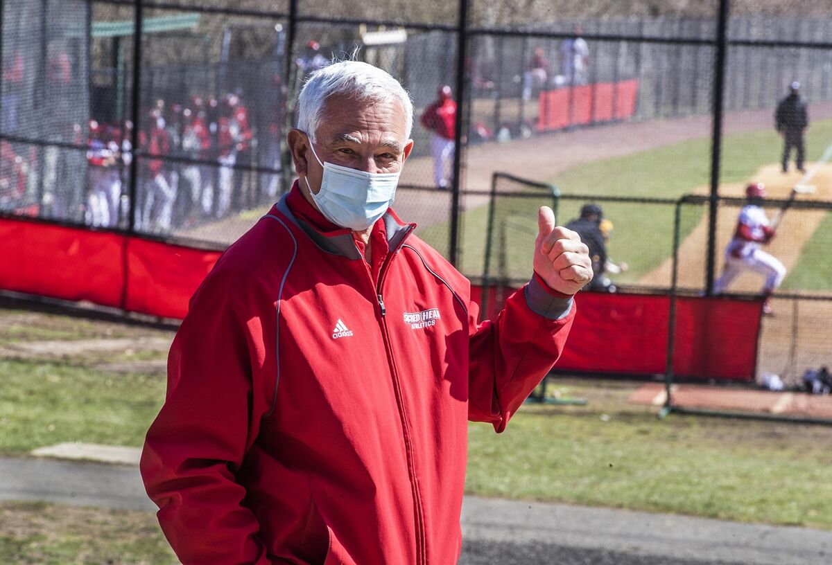 mlb s bobby valentine runs for mayor of connecticut hometown bloomberg