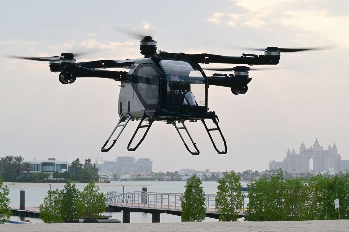 Flying Chinese Cars Aspire to Be Latest Wonder of Gulf’s Skies