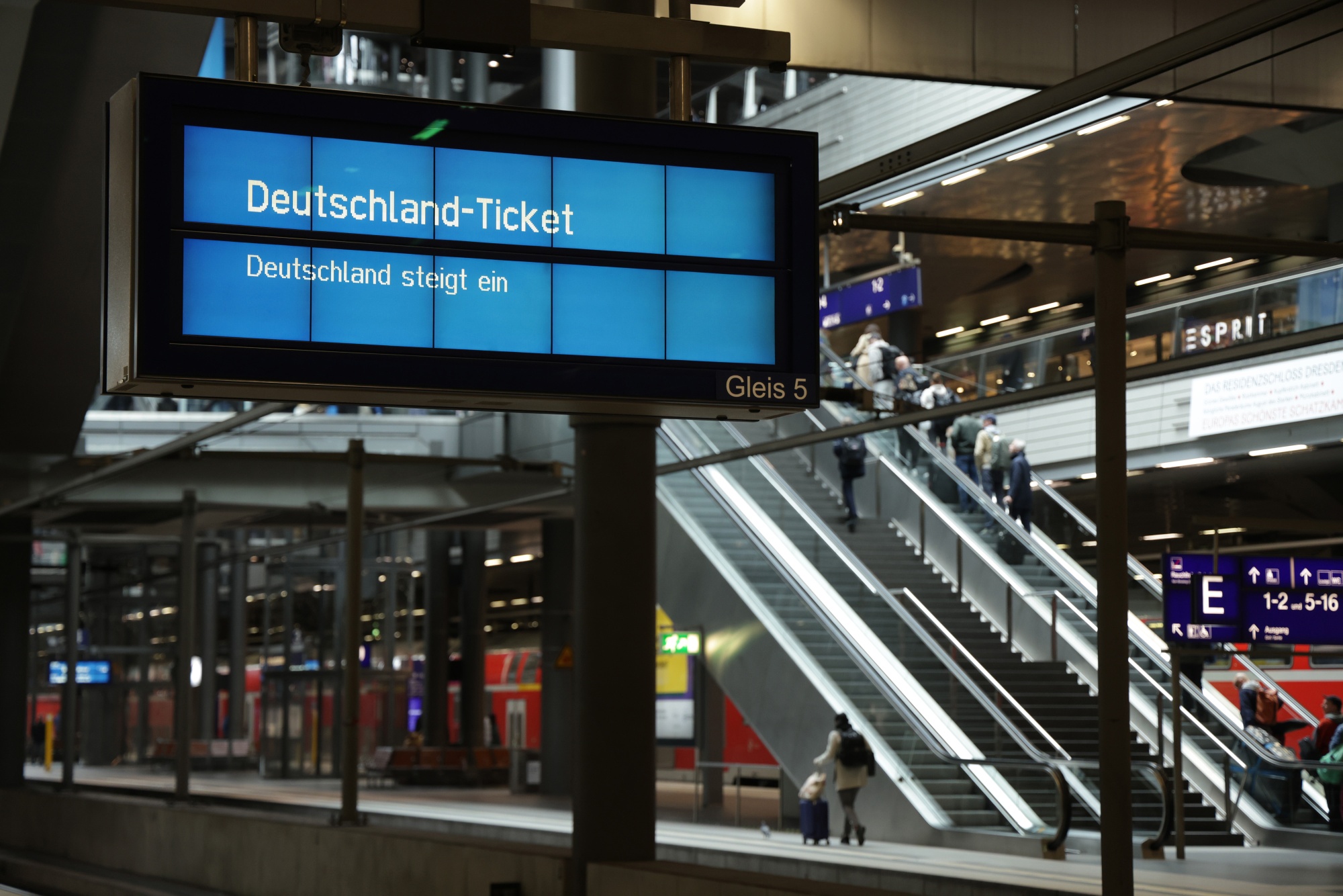 Germany Sets the New Standard for Cheap, National Mass Transit - Bloomberg