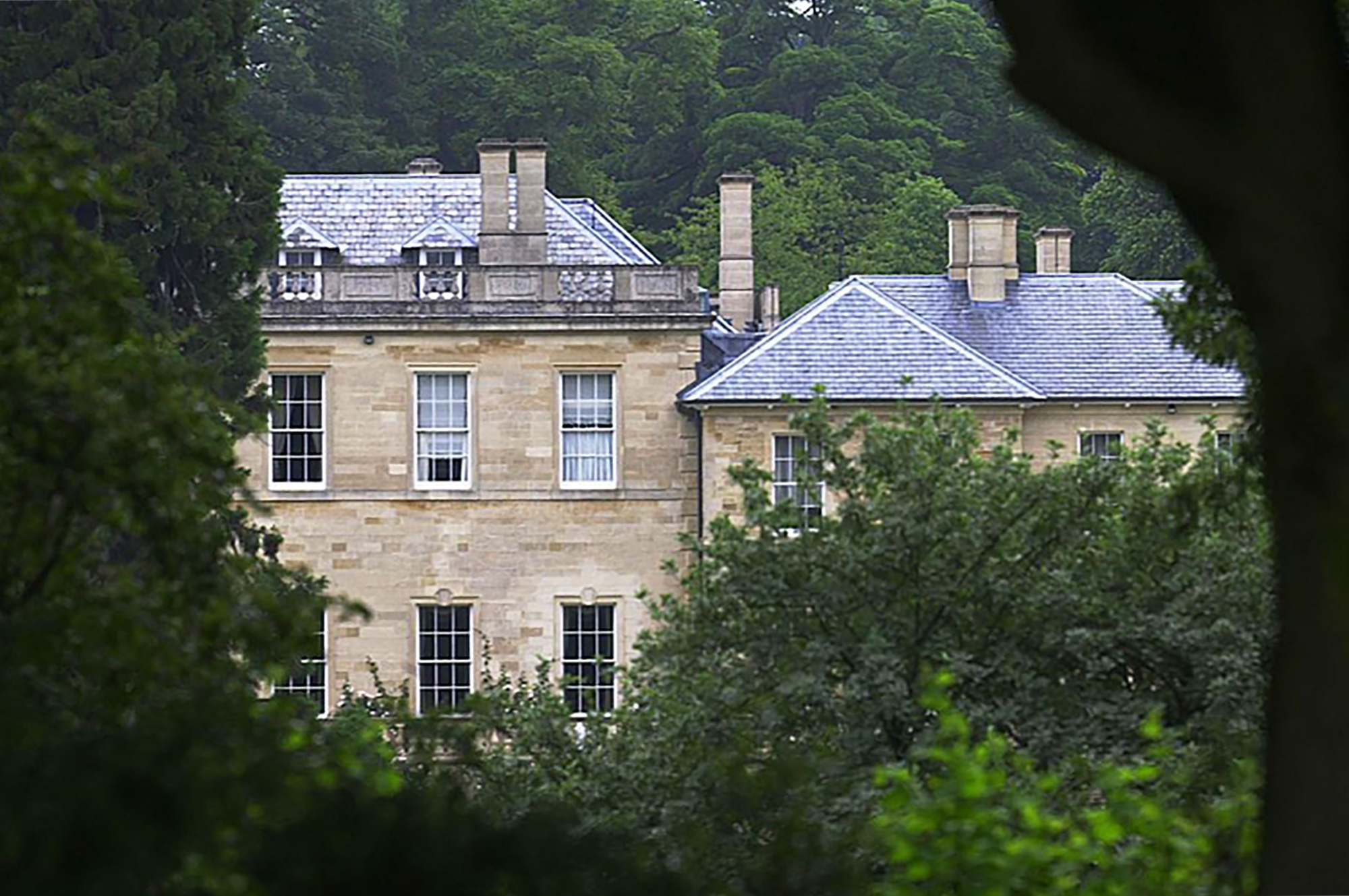 جزء من الطوابق العليا من Glympton Park House. 