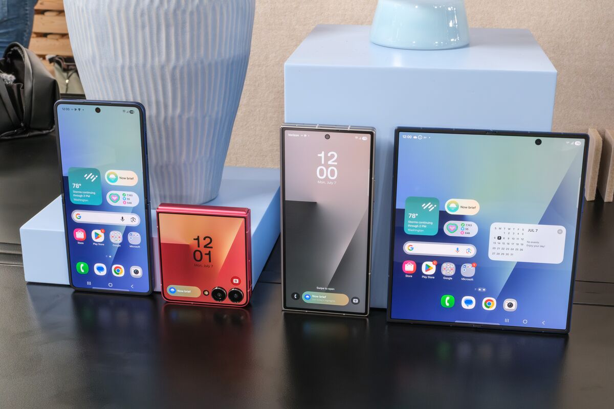 サムスン、新型折りたたみ式スマホ3機種を発表－より薄型・軽量に