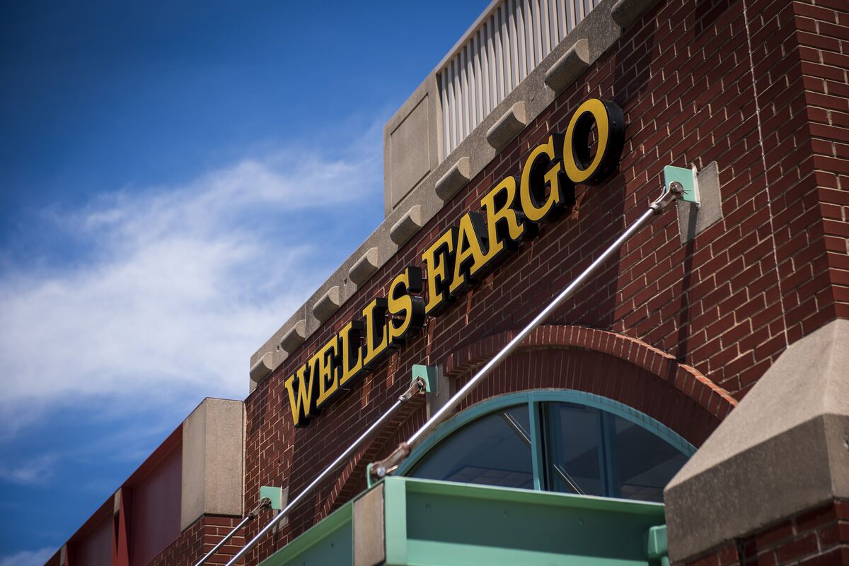 Wells Fargo Hires Credit Suisse's Kamras for Gaming, Lodging Deals
