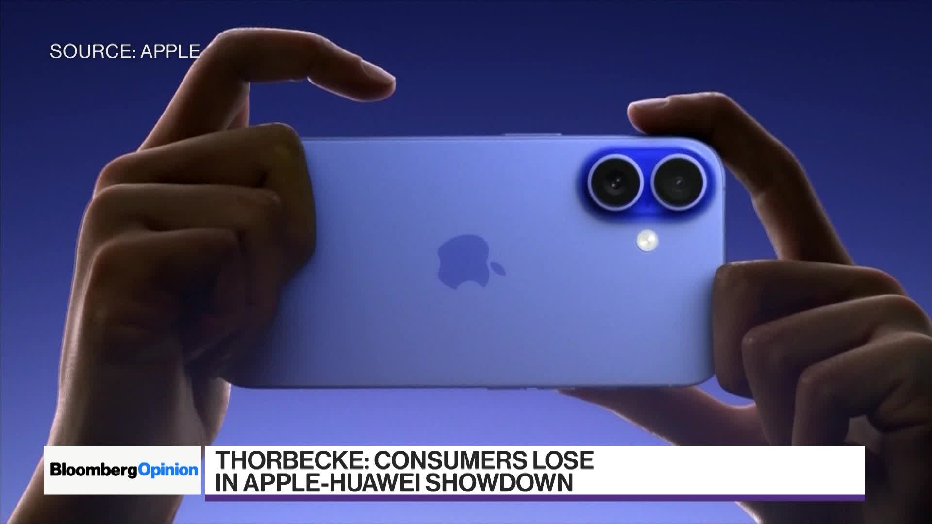 Opini Bloomberg: Konsumen Kalah dalam Pertikaian Apple-Huawei