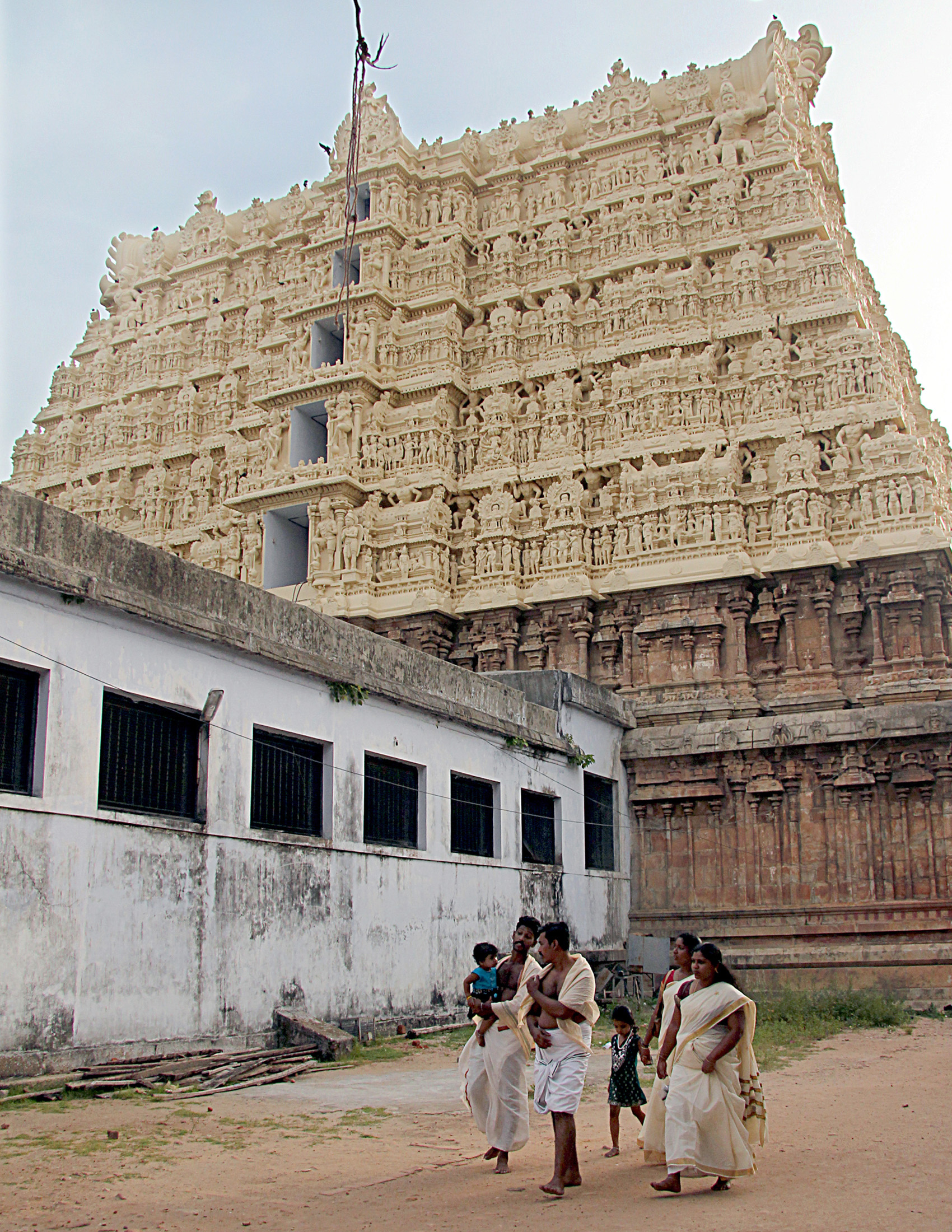 インド　ヒンズー寺院の供物台 インド ヒンズー寺院の供物台 - メルカリ