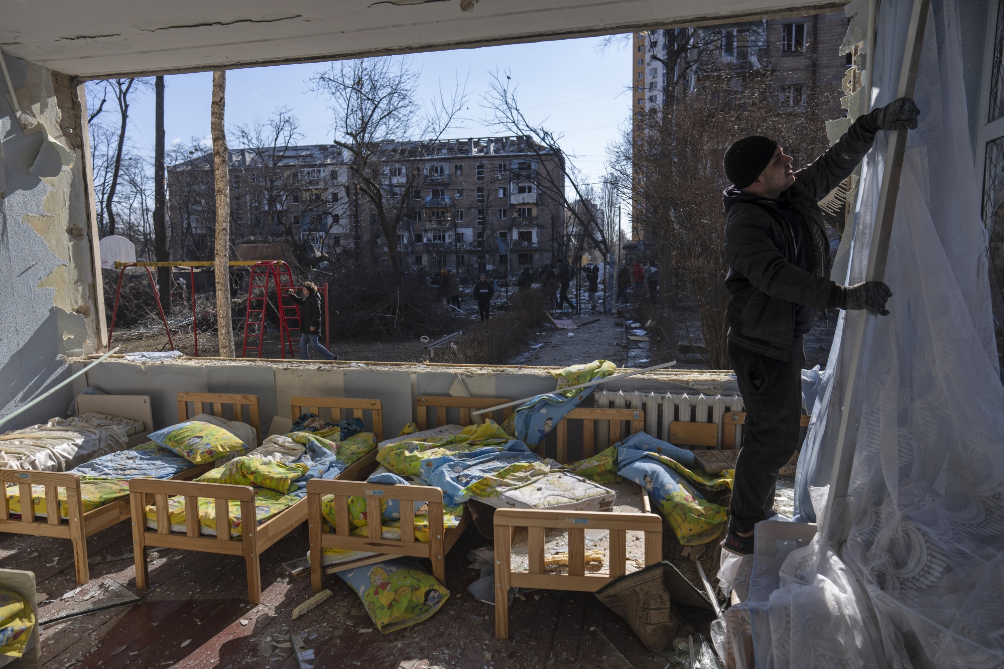 Are Yellow Uniforms Worn by Cosmonauts A Show of Support for Ukraine?