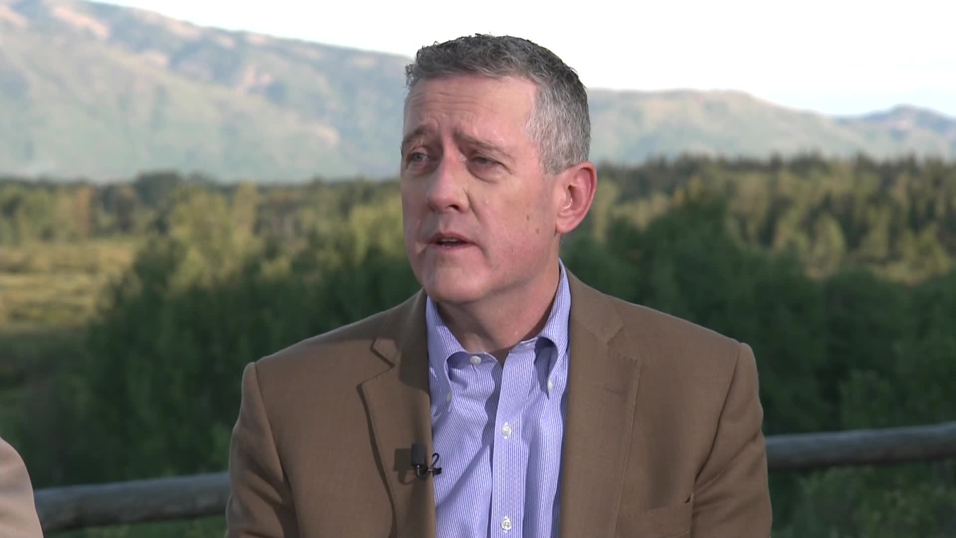 Watch Bullard: Fed Has to Get Rate Up, Not Just Rely on Market - Bloomberg