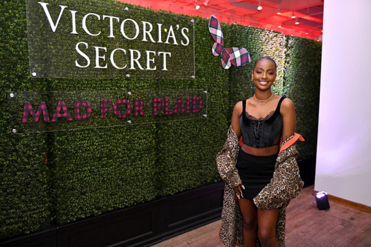 Victoria's Secret Is Bucking the Bra Trend - Bloomberg