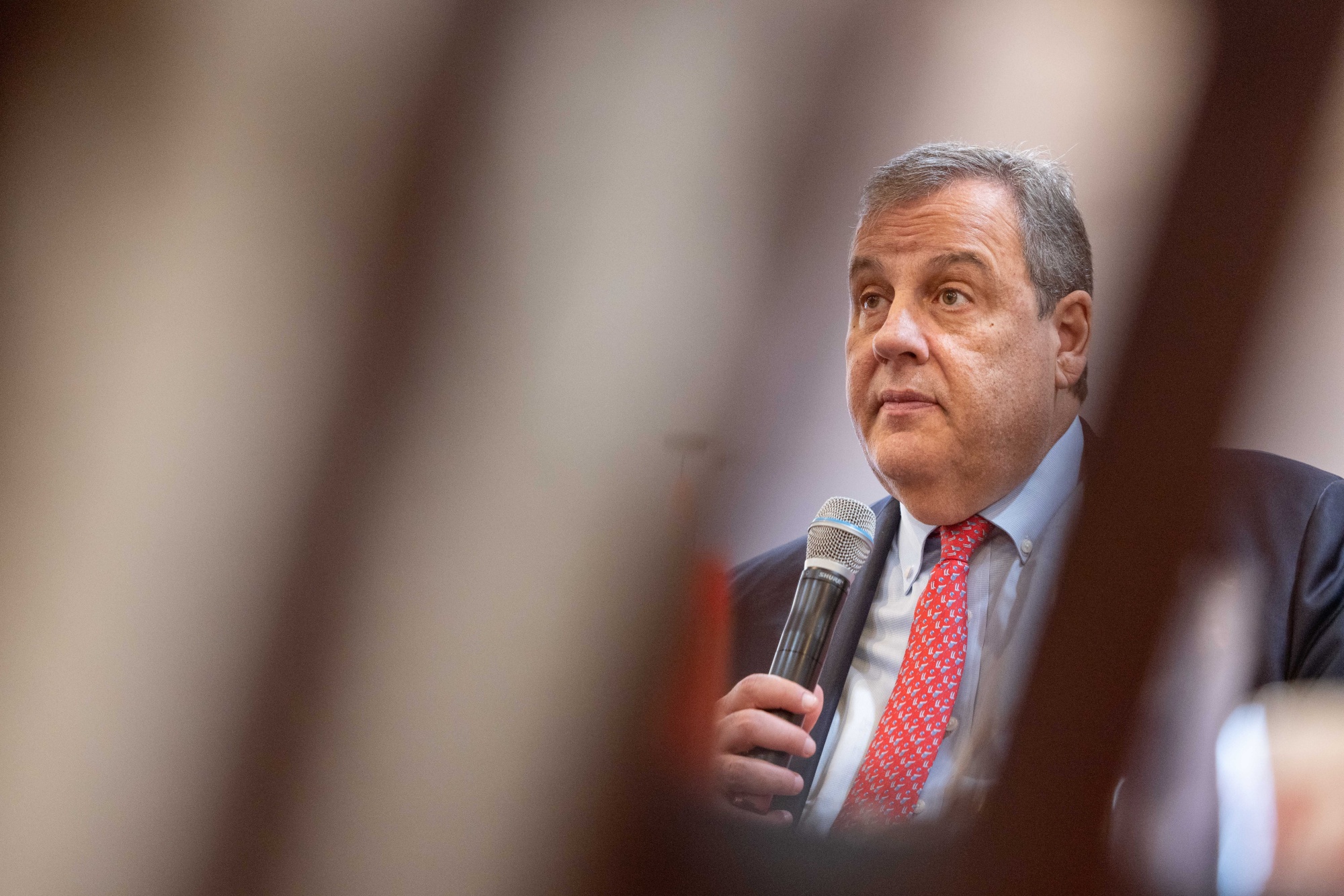 Sununu Urges Christie to Make Way for Haley in New Hampshire - Bloomberg