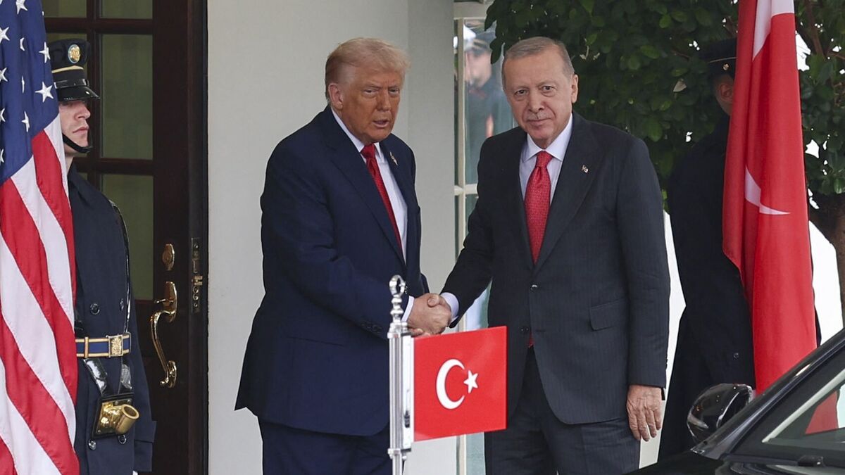 Trump Urges Turkey’s Erdogan to Stop Buying Russian Oil Trump Urges Turkey’s Erdogan to Stop Buying Russian Oil