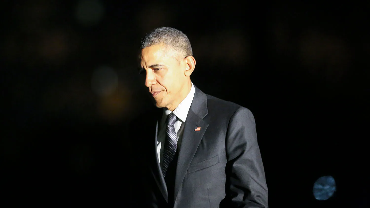 U.S President Barack Obama returns at the White House after travelling to Los Angeles, and Phoenix Arizona, on March 13, 2015 in Washington DC

