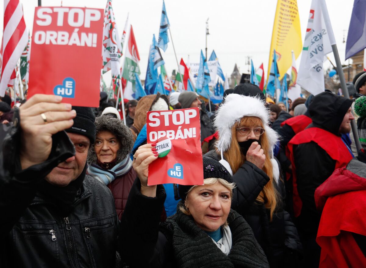 Hungary Anti-Orban Protests Surge as Unions Threaten Strike - Bloomberg