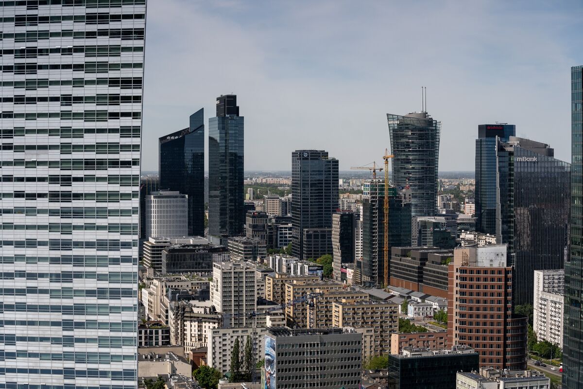 Glapinski Says Surprise Polish Rate Cut Isn’t Start of a Cycle