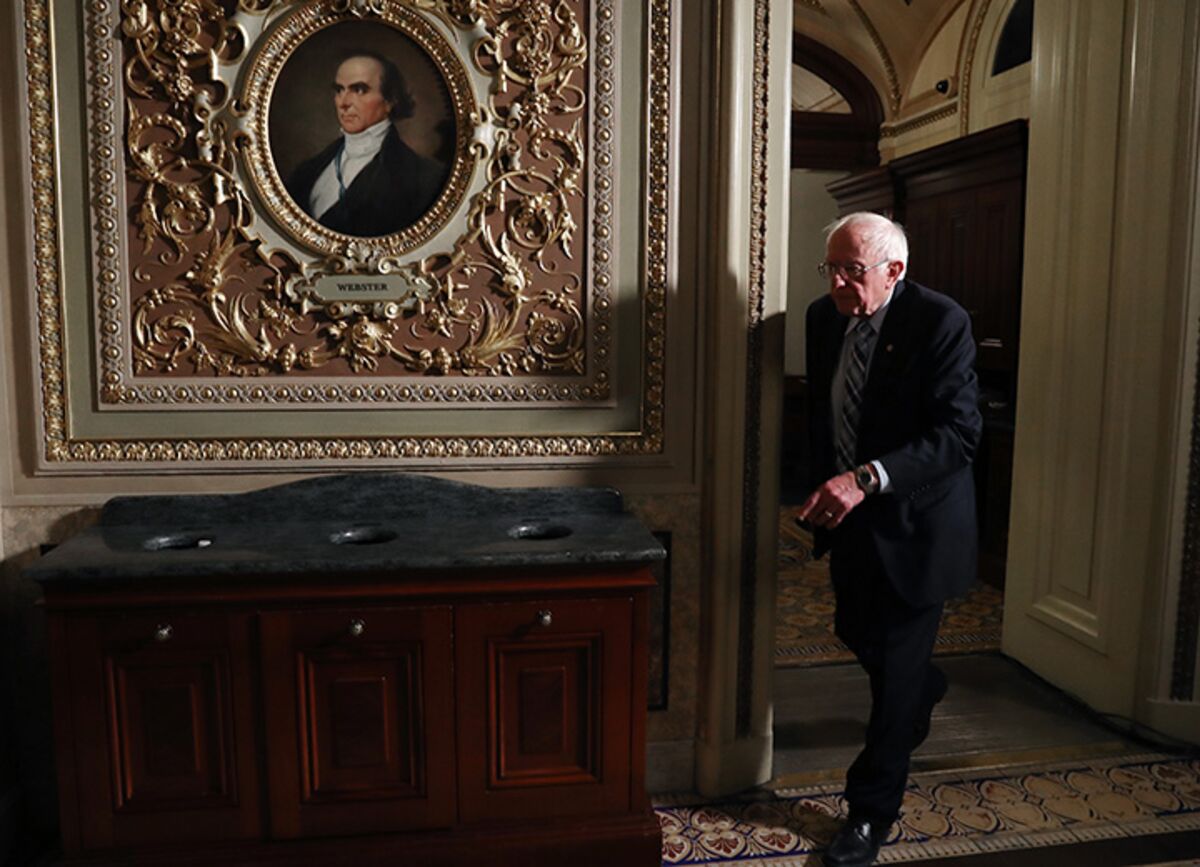 Bernie Sanders Gains in New 2020 National CNN Poll - Bloomberg
