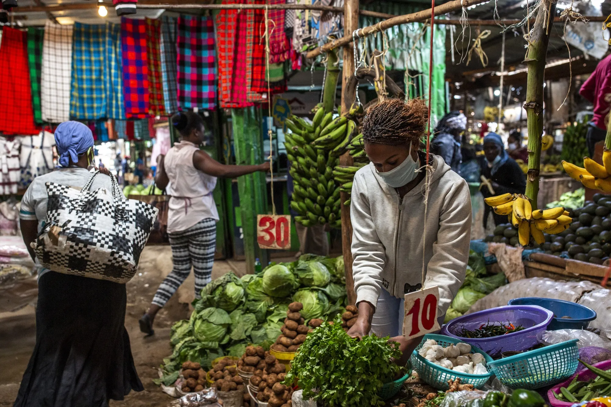 A&nbsp;vegetable stall at Toi market in Nairobi.