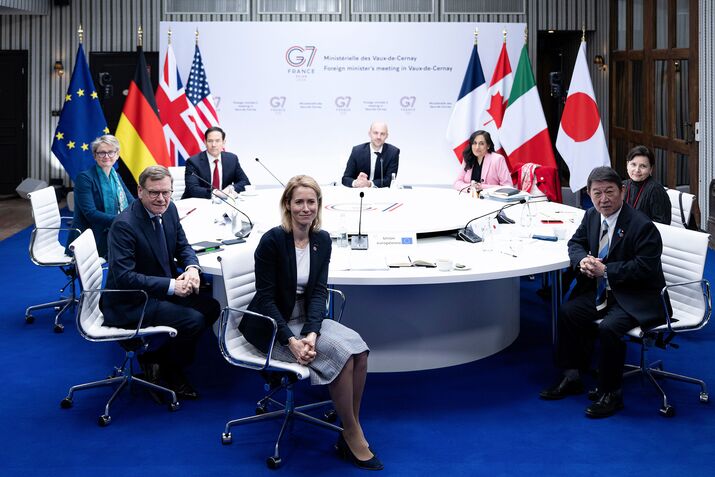 G7