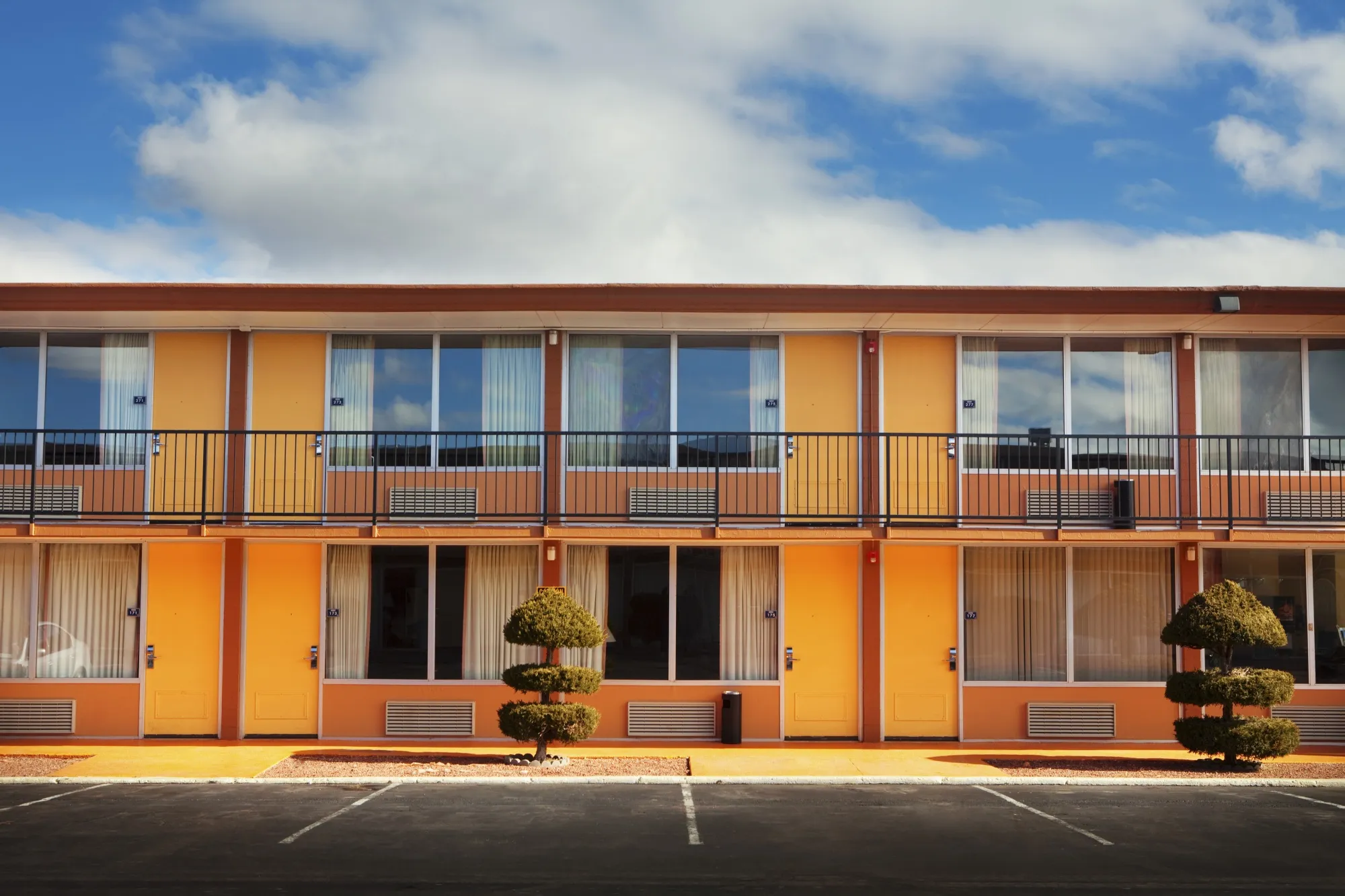 Many hotels and inns&nbsp;still lack the necessary technology to charge electric vehicles.&nbsp;